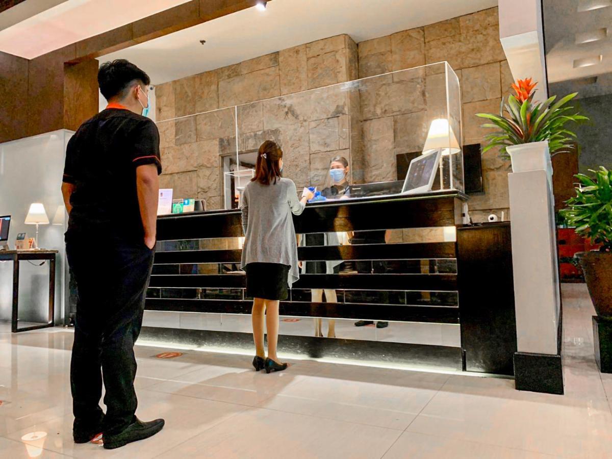 The B Hotel Alabang Muntinlupa City Exterior photo