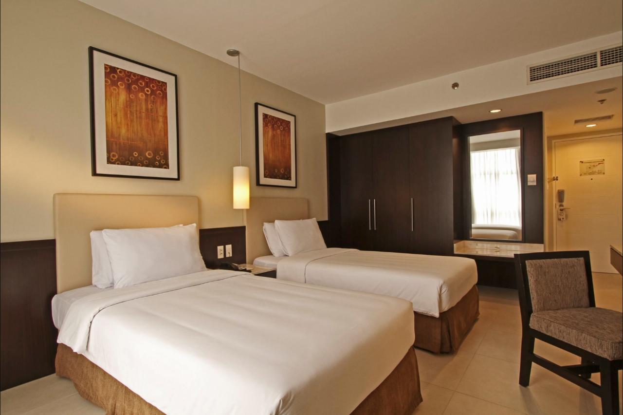 The B Hotel Alabang Muntinlupa City Exterior photo