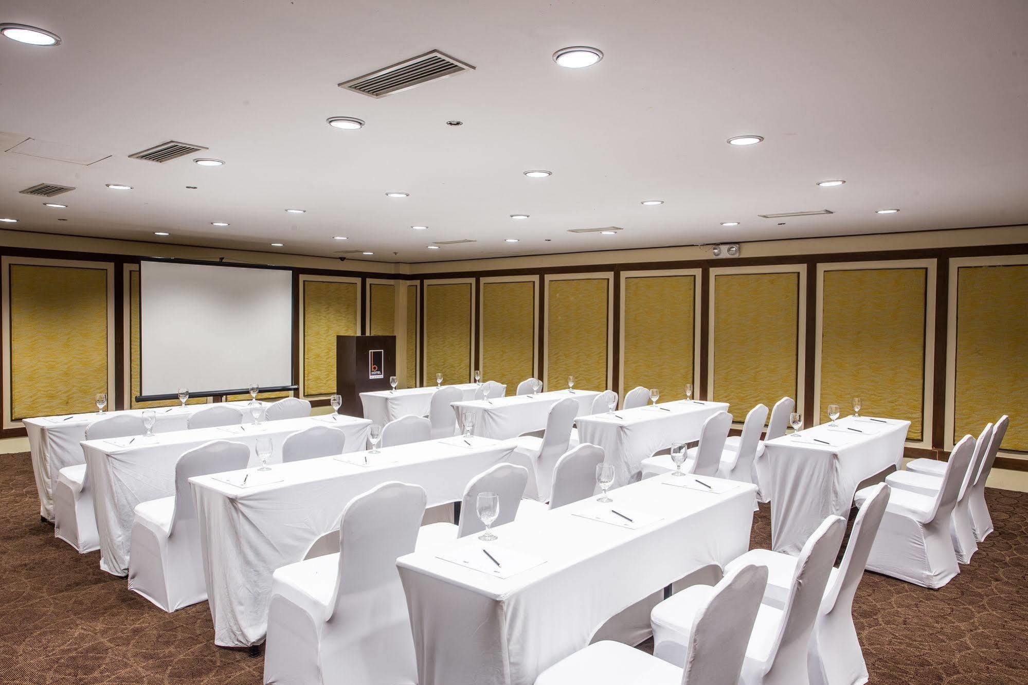 The B Hotel Alabang Muntinlupa City Exterior photo