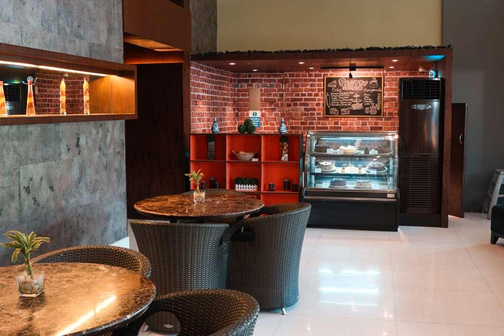 The B Hotel Alabang Muntinlupa City Restaurant photo